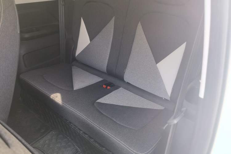 Used Cowin October 2023 201km Wave Rider Edition Left Rear Seat
