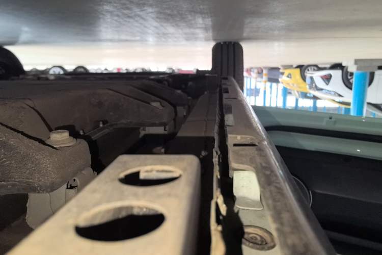 Used Cowin October 2023 201km Wave Rider Edition Left Side Sill