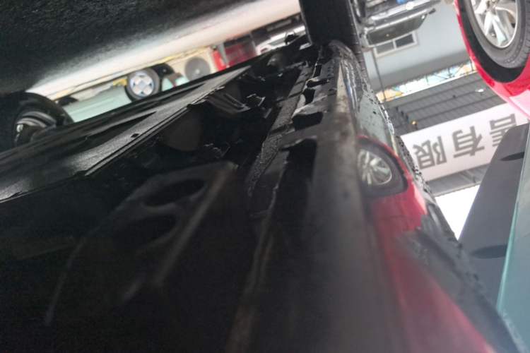Used Cowin October 2023 201km Wave Rider Edition Right Side Sill