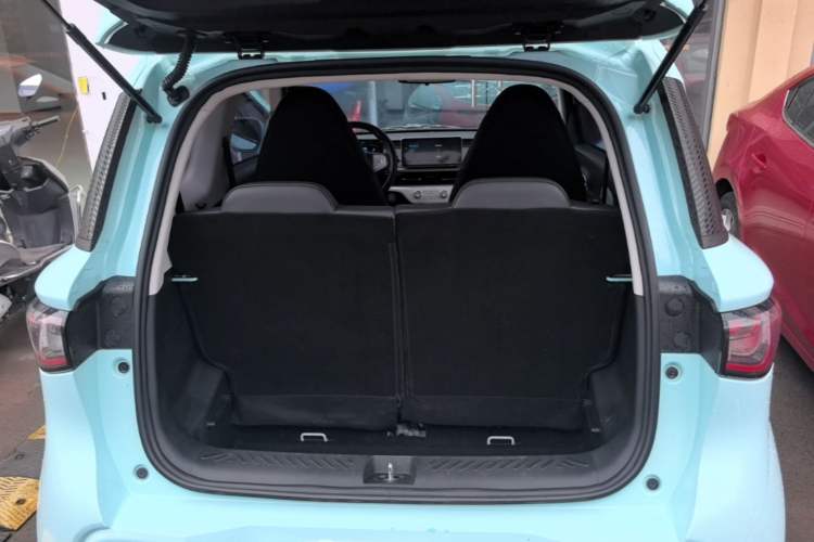 Used Cowin October 2023 201km Wave Rider Edition Trunk