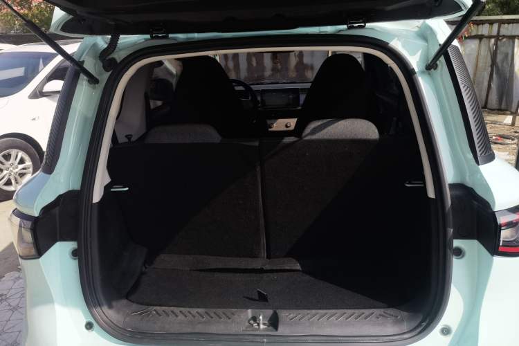 Used Cowin October 2023 201km Wave Rider Edition Trunk