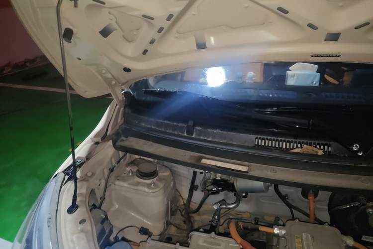 Used Cowin October 2023 201km Wave Rider Edition Engine Bay Right