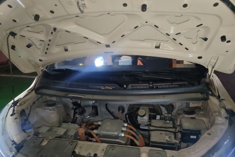 Used Cowin October 2023 201km Wave Rider Edition Engine Bay
