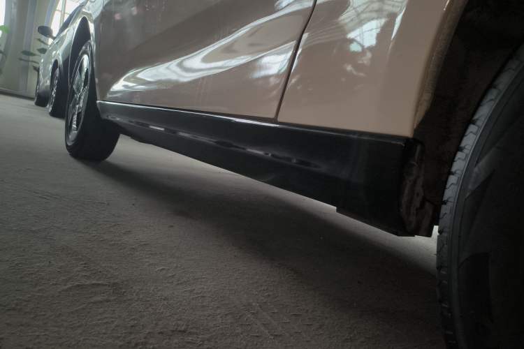 Used Cowin October 2023 201km Wave Rider Edition Left Side Sill