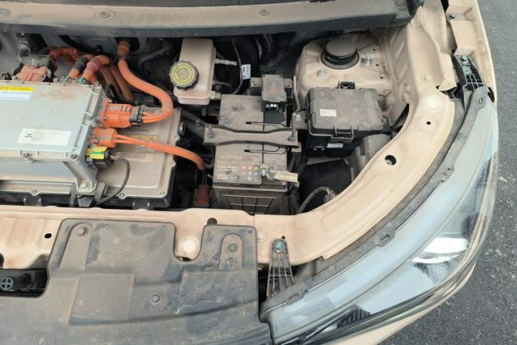 Used Cowin October 2023 301km Zhi Feng Edition Engine Bay Left
