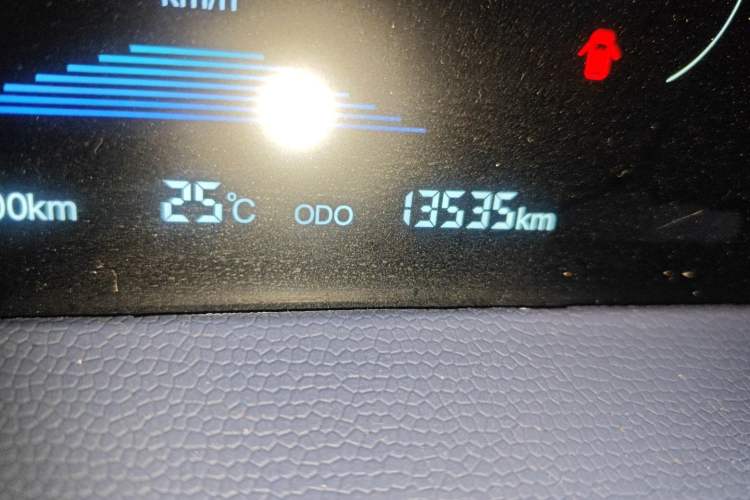 Used Cowin October 2023 201km Wave Rider Edition Odometer Close Up