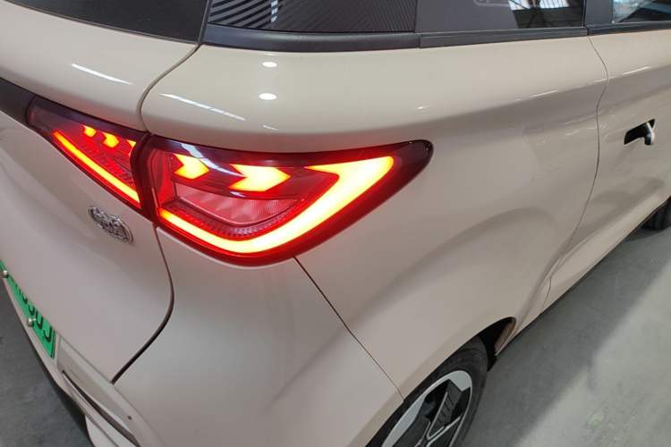 Used Cowin October 2023 301km Zhi Feng Edition Right Rear Taillight