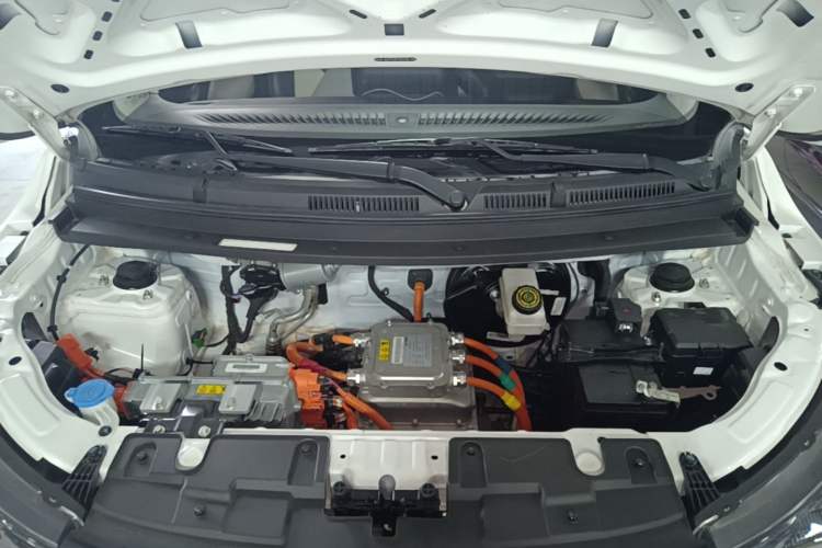 Used Cowin October 2023 201km Wave Rider Edition Engine Bay