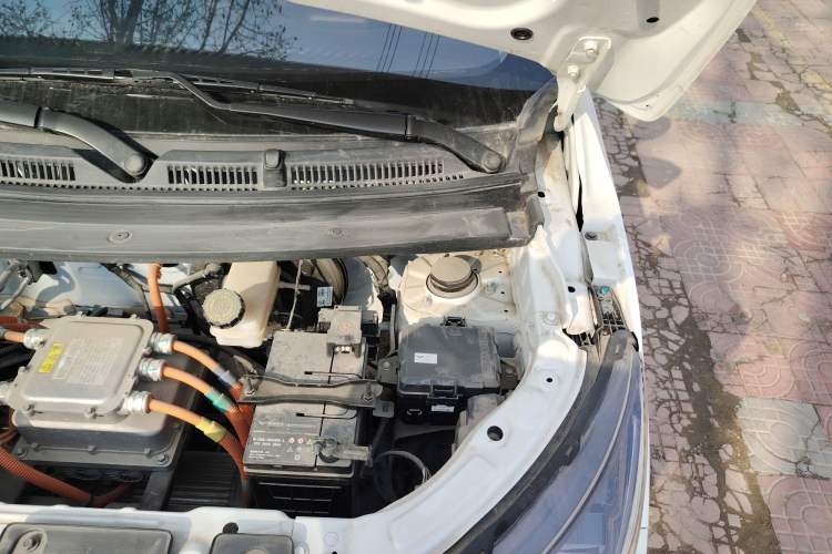 Used Cowin October 2023 201km Wave Rider Edition Engine Bay Left