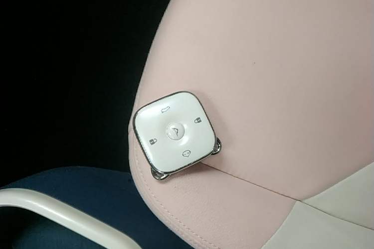Used Cowin October 2023 201km Wave Rider Edition Interior 1