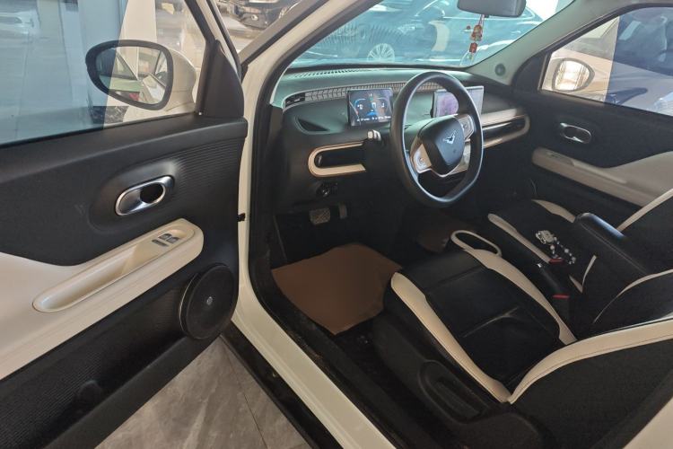 Used Cowin October 2023 201km Wave Rider Edition Interior 3