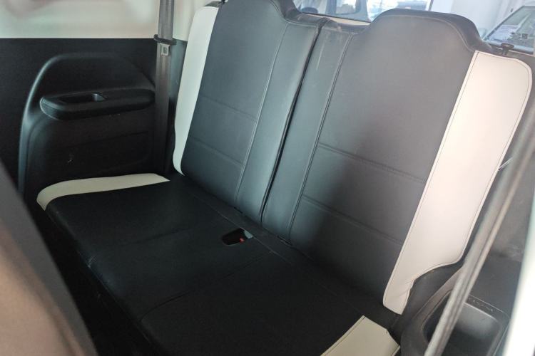 Used Cowin October 2023 201km Wave Rider Edition Interior 4