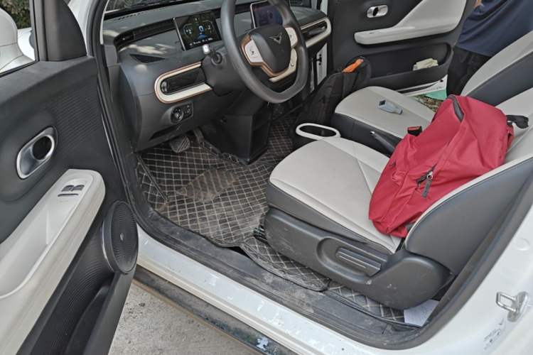 Used Cowin October 2023 201km Wave Rider Edition Left Front Seat