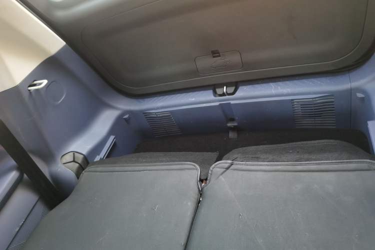 Used Cowin October 2023 201km Wave Rider Edition Left Rear Seat