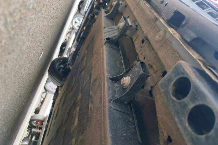Used Cowin October 2023 201km Wave Rider Edition Left Side Sill