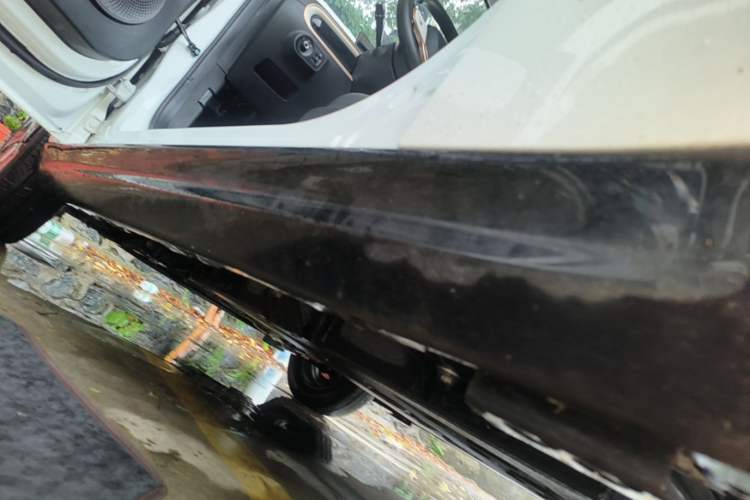 Used Cowin October 2023 201km Wave Rider Edition Left Side Sill