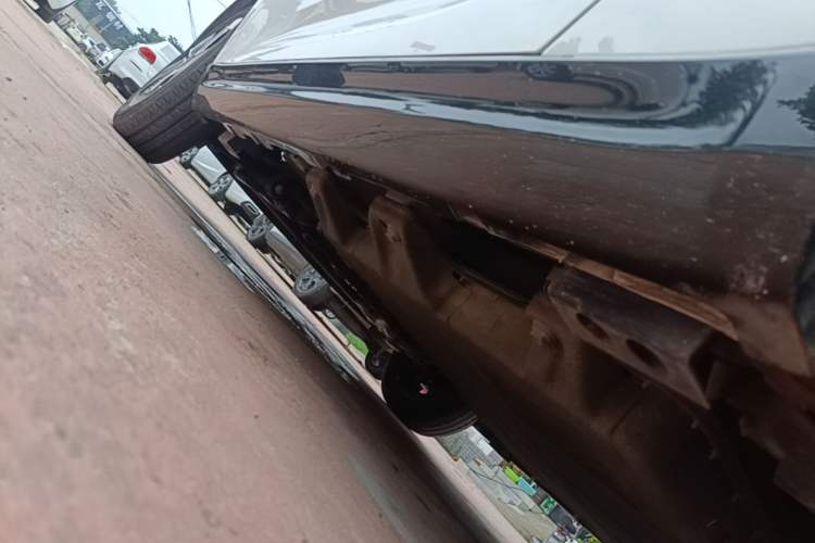 Used Cowin October 2023 201km Wave Rider Edition Left Side Sill