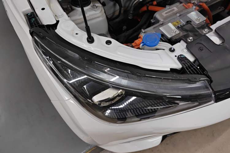 Used Cowin October 2023 201km Wave Rider Edition Right Front Headlight