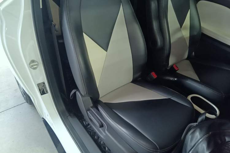 Used Cowin October 2023 201km Wave Rider Edition Right Front Seat