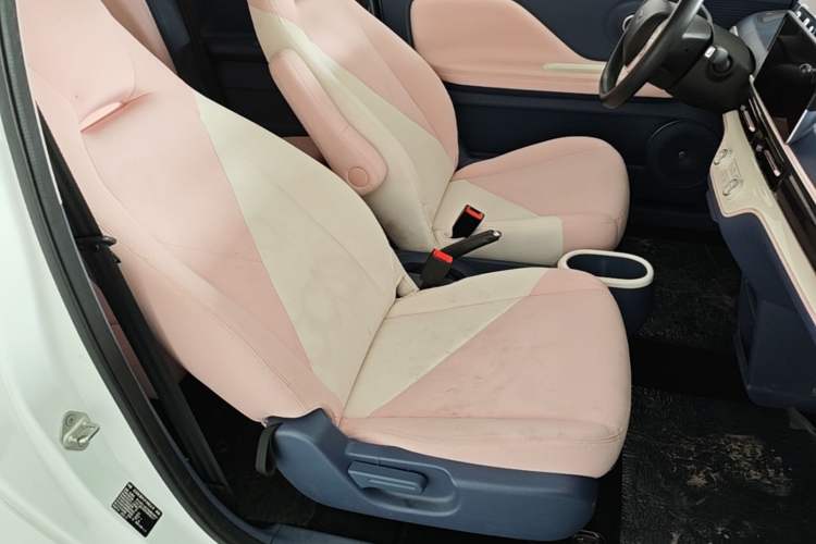 Used Cowin October 2023 201km Wave Rider Edition Right Front Seat
