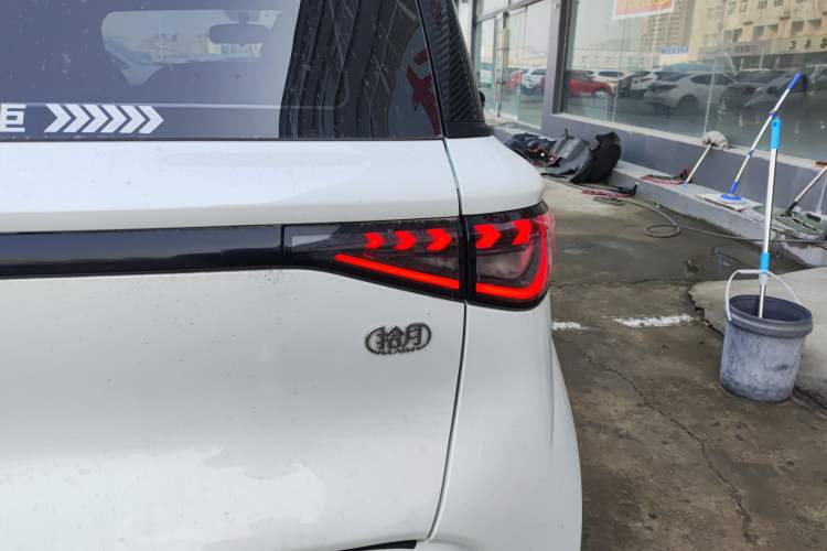 Used Cowin October 2023 201km Wave Rider Edition Right Rear Taillight