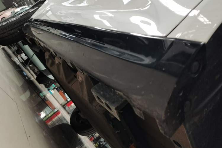 Used Cowin October 2023 201km Wave Rider Edition Right Side Sill