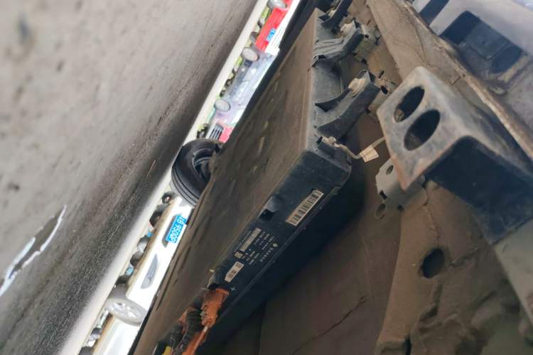 Used Cowin October 2023 201km Wave Rider Edition Right Side Sill