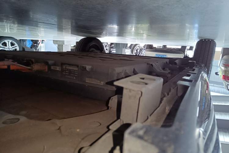 Used Cowin October 2023 201km Wave Rider Edition Right Side Sill