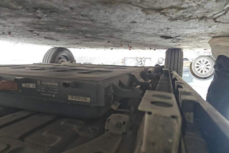 Used Cowin October 2023 201km Wave Rider Edition Right Side Sill