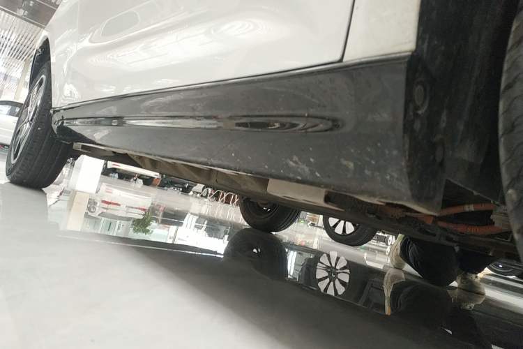 Used Cowin October 2023 201km Wave Rider Edition Right Side Sill