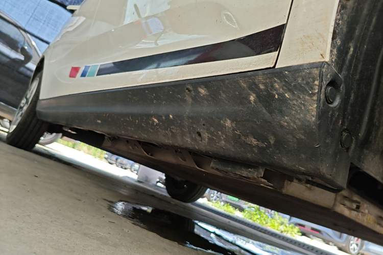 Used Cowin October 2023 301km Zhi Feng Edition Right Side Sill