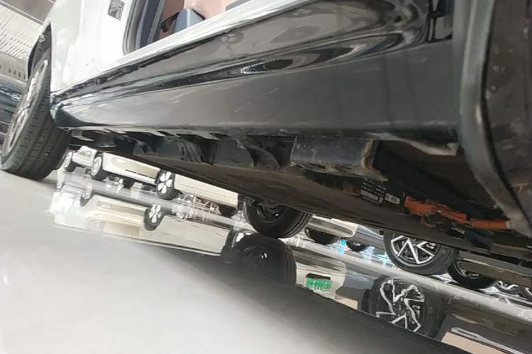 Used Cowin October 2023 201km Wave Rider Edition Right Side Sill