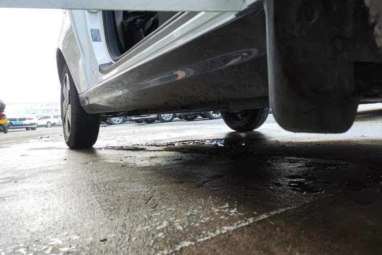 Used Cowin October 2023 201km Wave Rider Edition Right Side Sill