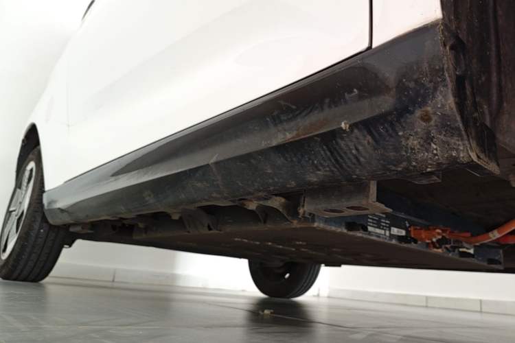 Used Cowin October 2023 201km Wave Rider Edition Right Side Sill