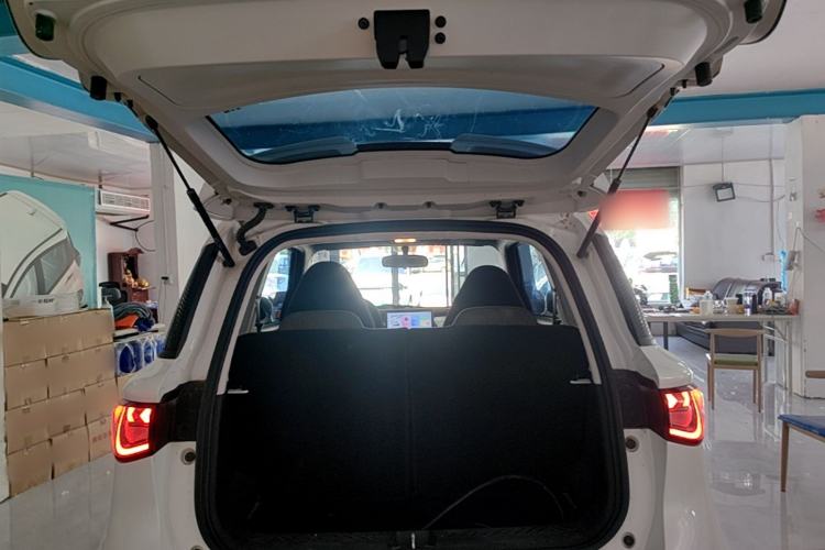 Used Cowin October 2023 201km Wave Rider Edition Trunk