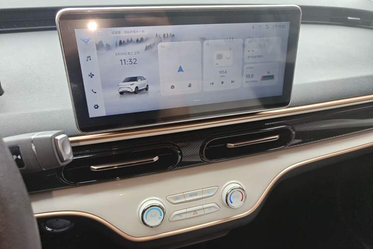 Used Cowin October 2025 Mate 410 km Surfing Edition Audio And AC Panel