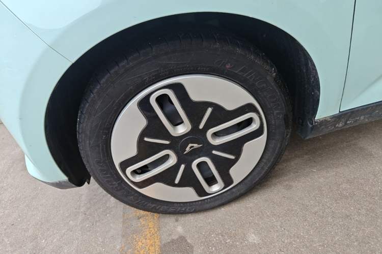 Used Cowin October 2025 Mate 410 km Surfing Edition Left Front Wheel Hub