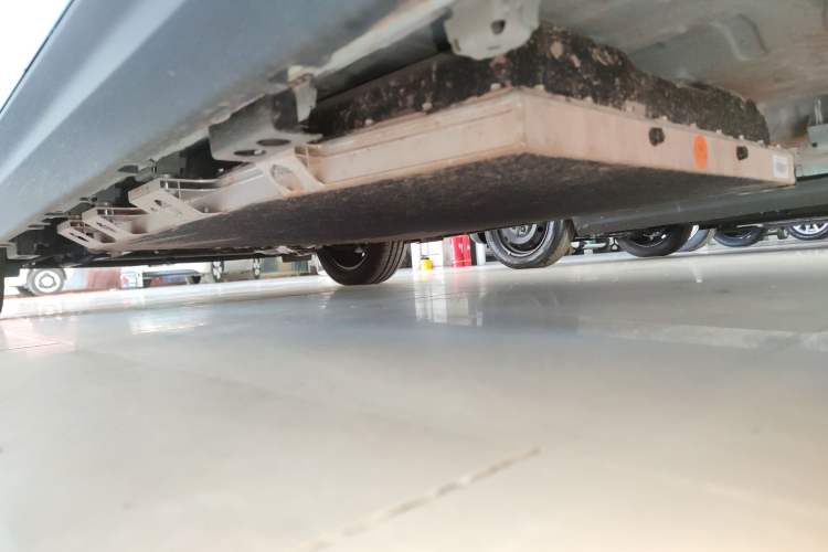 Used Cowin October 2025 Mate 300km Chasing Wind Edition Left Side Sill