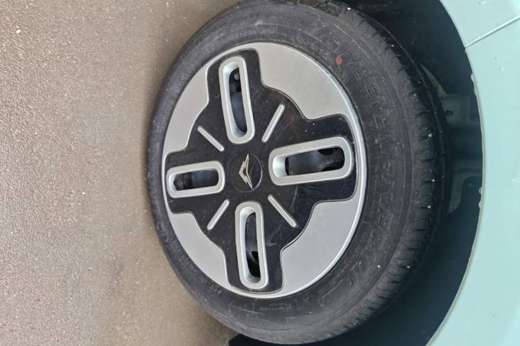 Used Cowin October 2025 Mate 410 km Surfing Edition Right Rear Wheel Hub