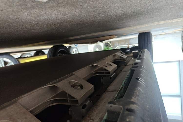 Used Cowin October 2025 Mate 410 km Surfing Edition Right Side Sill