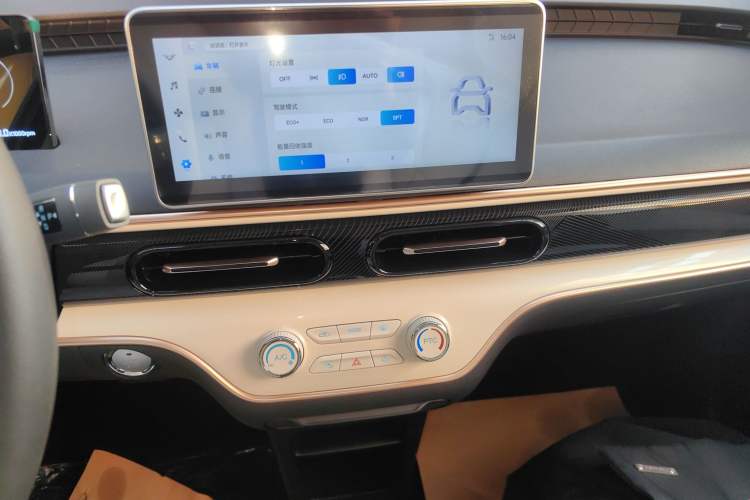 Used Cowin October 2025 Mate 410 km Surfing Edition Audio And AC Panel