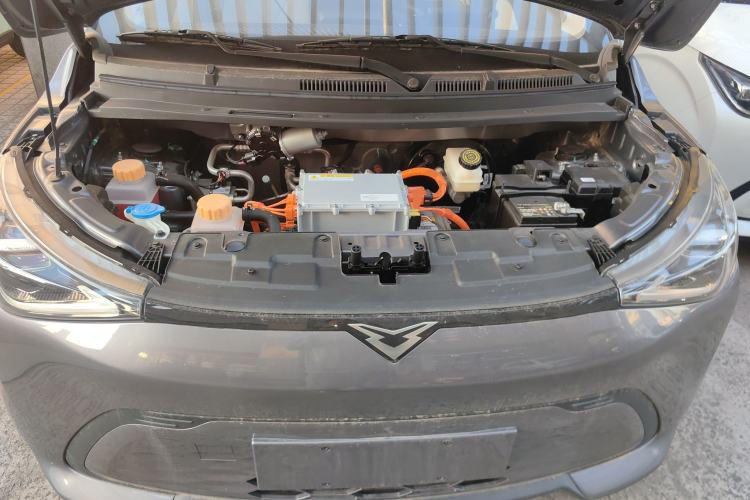 Used Cowin October 2025 Mate 410 km Surfing Edition Engine Bay