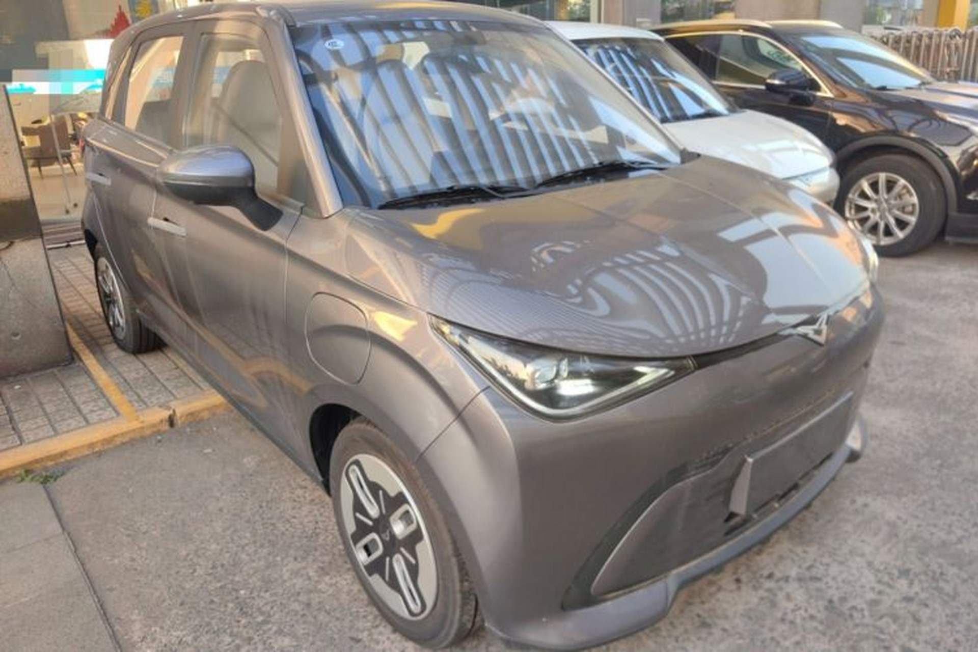 Used Cowin October 2025 Mate 410 km Surfing Edition Front Right 45 Deg