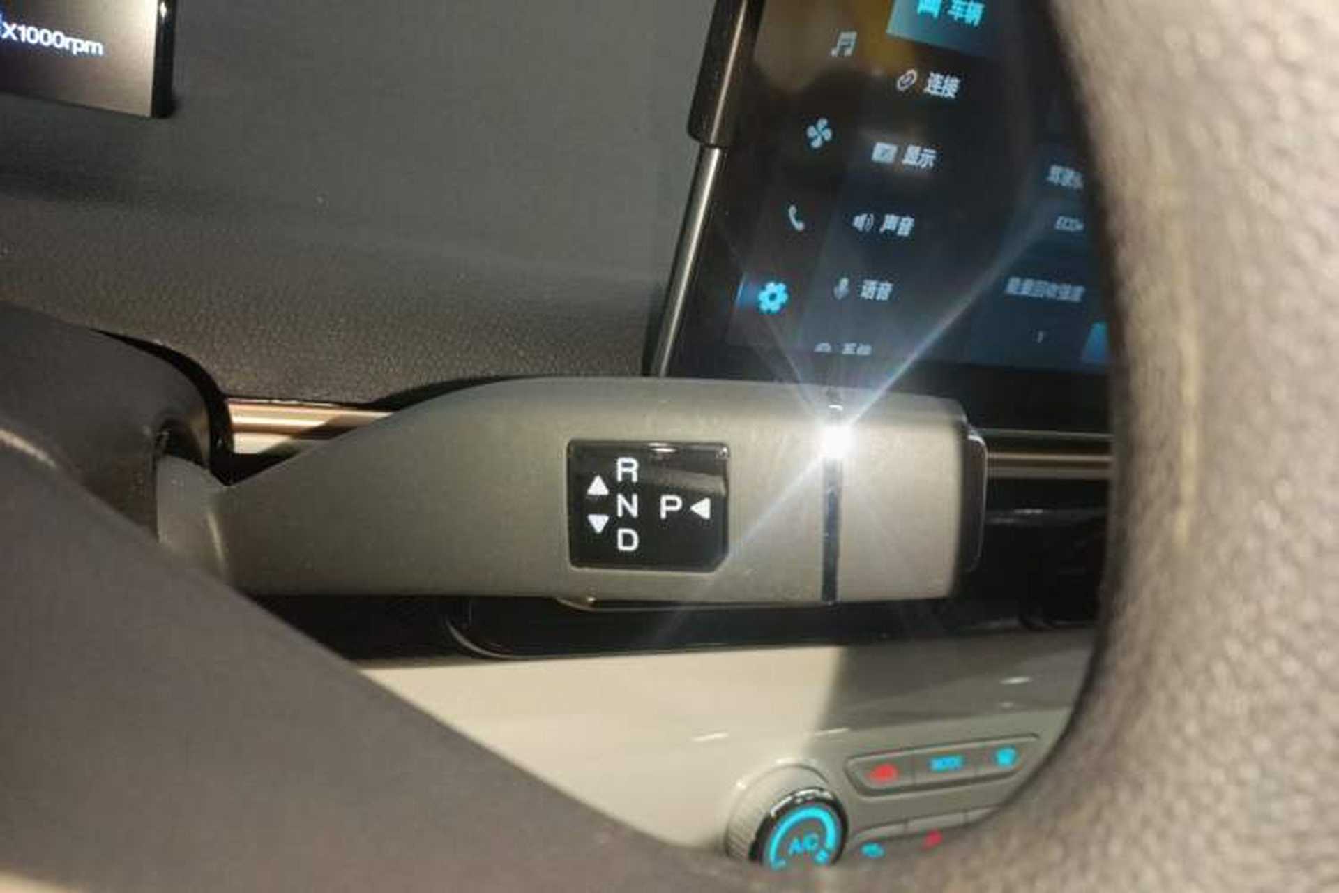 Used Cowin October 2025 Mate 410 km Surfing Edition Gear Lever