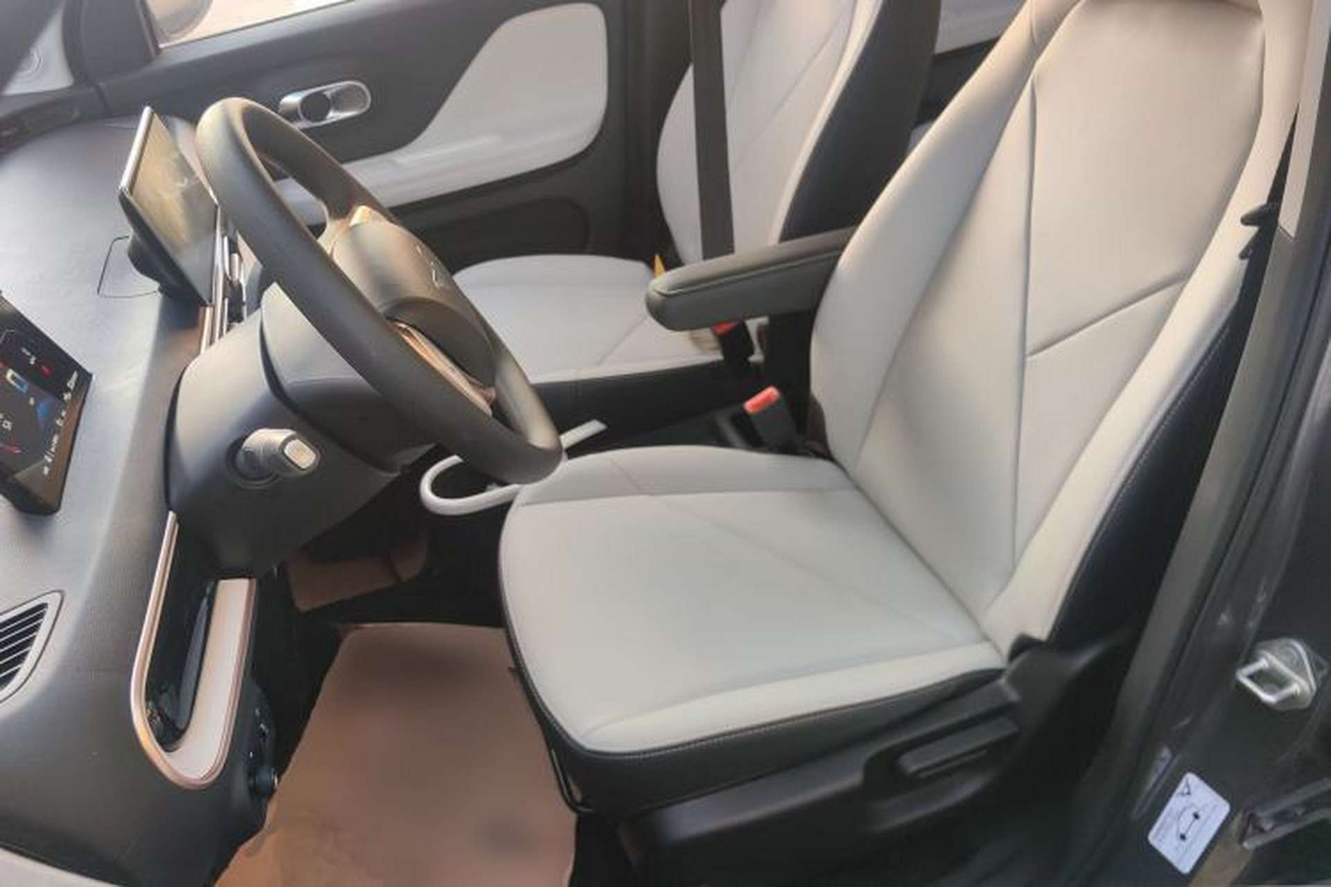 Used Cowin October 2025 Mate 410 km Surfing Edition Left Front Seat