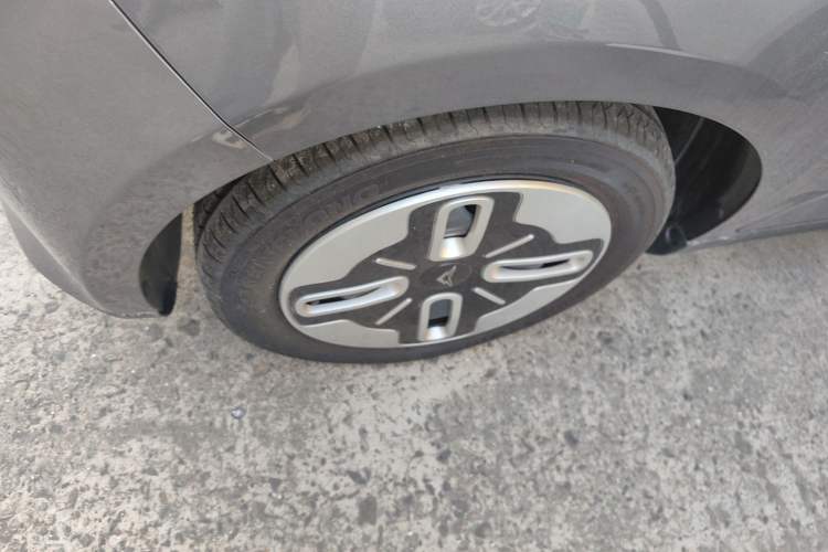 Used Cowin October 2025 Mate 410 km Surfing Edition Left Front Wheel Hub