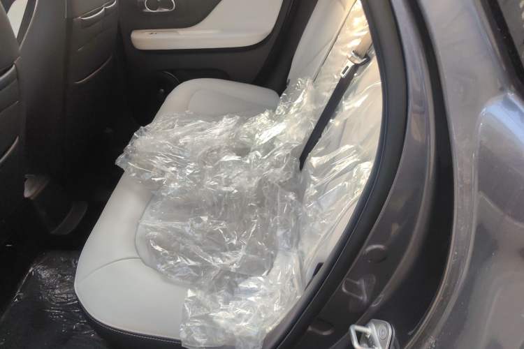 Used Cowin October 2025 Mate 410 km Surfing Edition Left Rear Seat