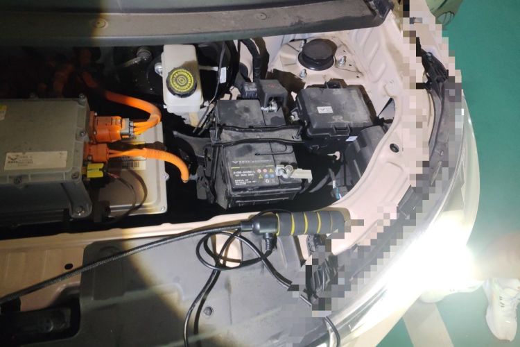 Used Cowin October 2025 Mate 300km Surfing Edition Engine Bay Left