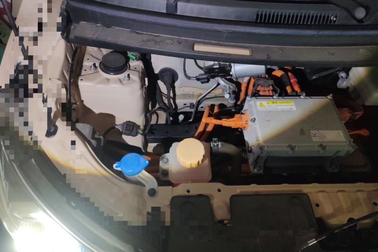 Used Cowin October 2025 Mate 300km Surfing Edition Engine Bay Right