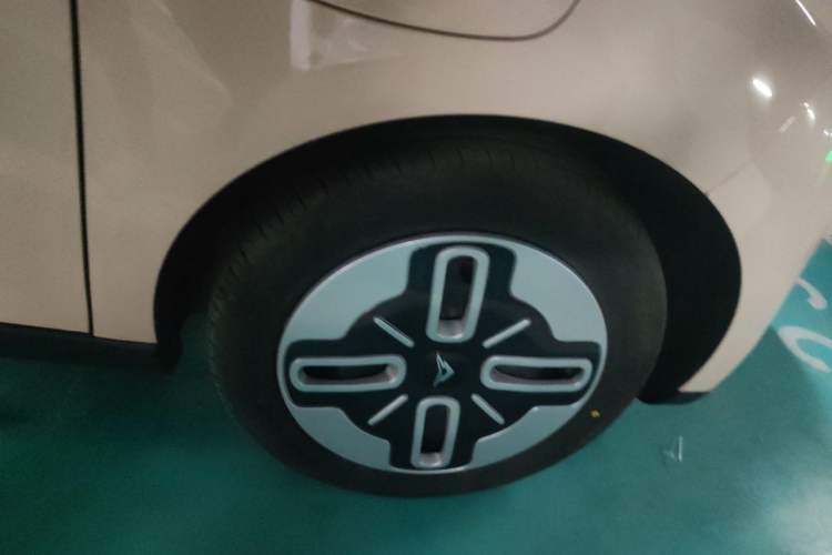 Used Cowin October 2025 Mate 300km Surfing Edition Right Front Wheel Hub